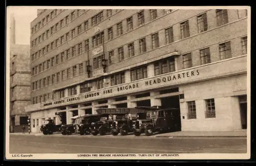 AK London, London Fire Brigade Headquarters, Turn-out of Appliances