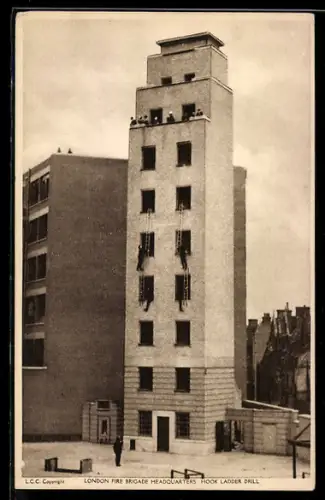 AK London, Fire Brigade Headquarters Hook Ladder Drill