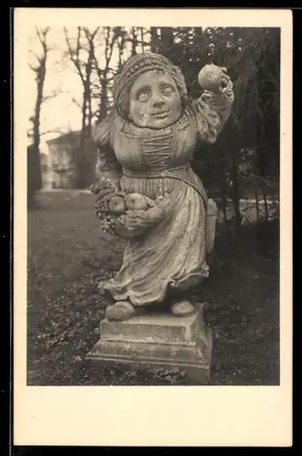 AK Salzburg, Zwergfigur im Mirabellgarten