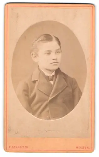 Fotografie E. Schroeter, Meissen, Obergasse 597, Porträt eines Jungen