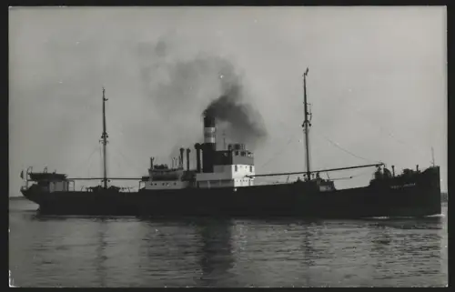 Fotografie Schwedisches Frachtschiff Hollandia von 1922 in Seitenansicht