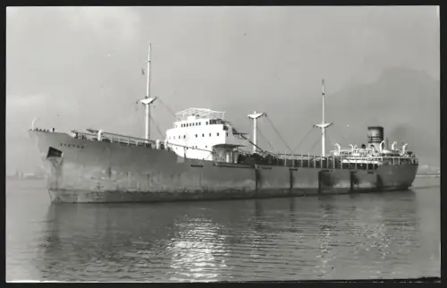 Fotografie Schwedisches Tankschiff Viktun in Ballast auf Reede in der Tafelbai vor Kapstadt