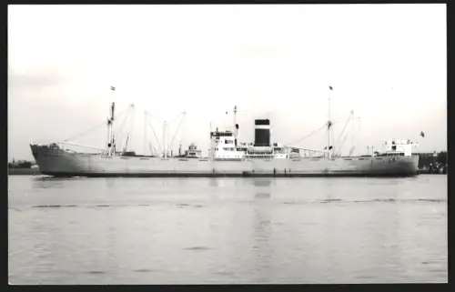 Fotografie Frachtschiff Ogna County querab von Backbord
