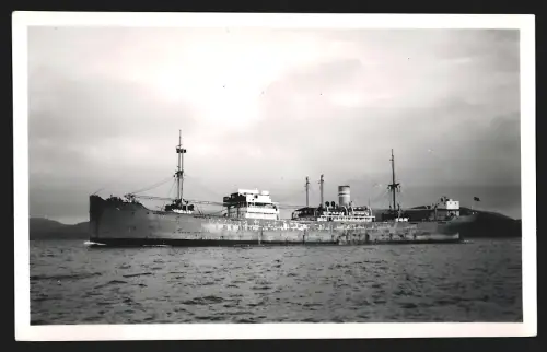 Fotografie Norwegisches Frachtschiff Gausdal in Fahrt vor der Küste