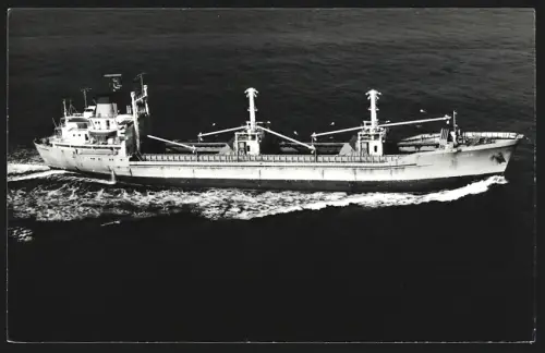 Fotografie Norwegisches Frachtschiff Lindo hohe Fahrt laufend, 1975