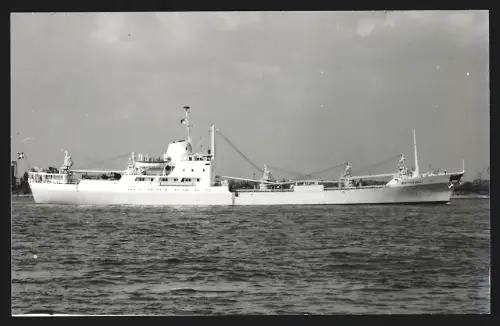 Fotografie Frachtschiff Botticelli in Seitenansicht
