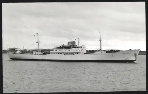 Fotografie Frachtschiff North Sea querab von Steuerbord