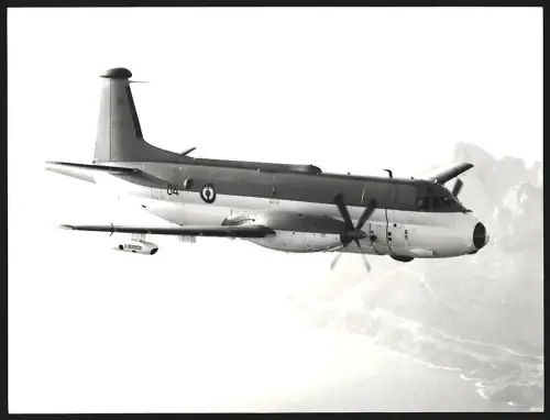 Fotografie Flugzeug Seeaufklärer Breguet Atlantic im Fluge, Kennung 04