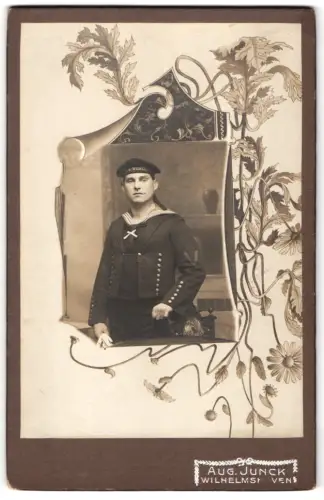 Fotografie Aug. Junck, Wilhelmshaven, Matrosen-Gefreiter vom Linienschiff S.M.S. Westfalen in Uniform