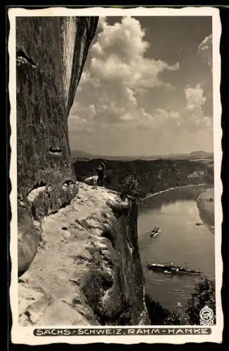 Foto-AK Walter Hahn, Dresden, Nr. 3179: Rahm-Hanke-Felsen mit Blick auf die Elbe