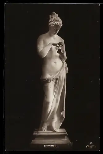 AK Skulptur Psyche auf einem Sockel