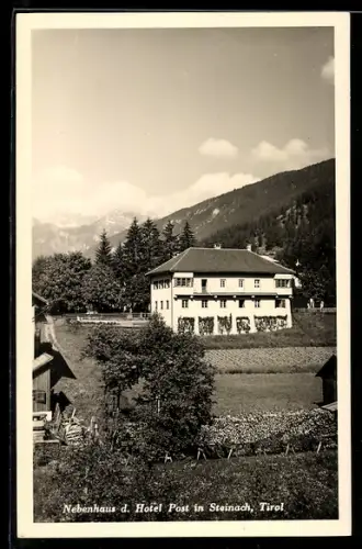 AK Steinach /Tirol, Hotel Post, Nebenhaus mit Feldern u. Bergpanorama
