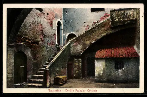 AK Taormina, Cortile Palazzo Corvaia
