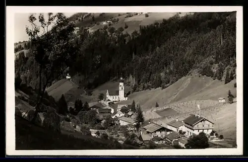 AK Rotenbrunn im Sellraintal, Ortsansicht mit Gasthof und Kirche