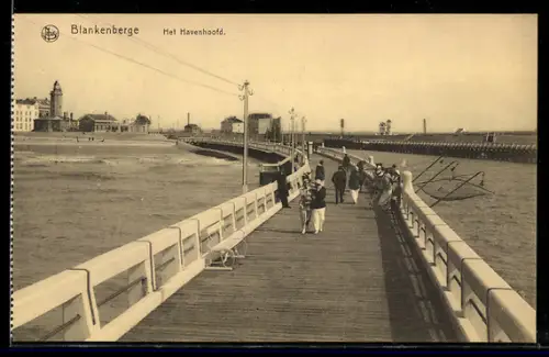 AK Blankenberghe, L`Estacade, Steg im Hafen, Blick zum Leuchtturm, Spaziergänger, Fischer