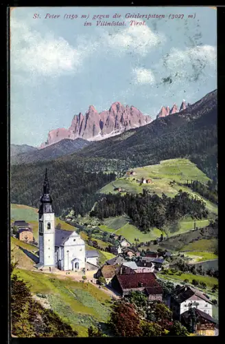AK St. Peter, Ortspartie mit Blick nach der Kirche gegen die Geislerspitzen
