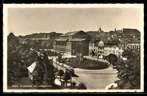 AK Gotha, Arnoldiplatz mit Landestheater