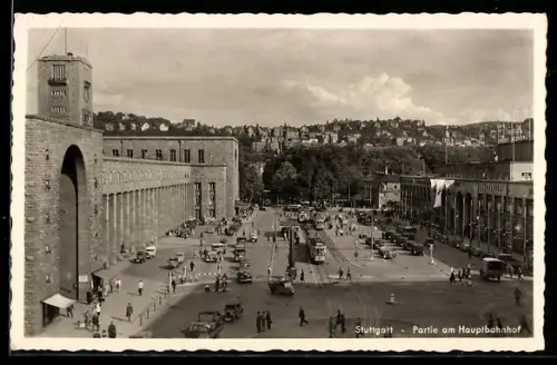 AK Stuttgart, Hauptbahnhof mit Strassenbahnen aus der Vogelschau