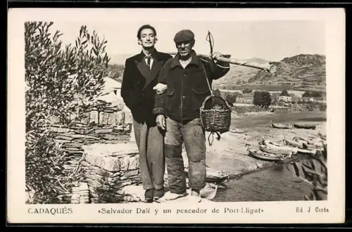 AK Cadaqués, Salvador Dalí y un pescador de Port-Lligat