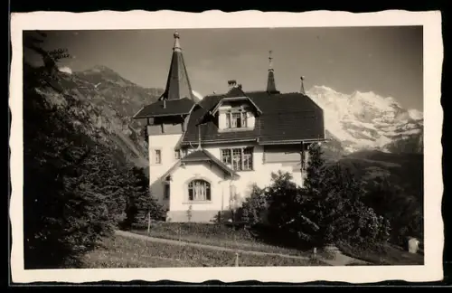 AK Wengen, Villa Larrass mit Gebirgspanorama