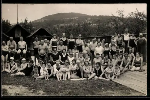 AK Pöllau, Badegäste im Schwimmbad