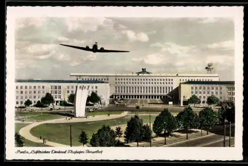 AK Berlin, Luftbrücken-Denkmal, Flughafen Tempelhof
