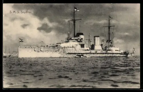 AK Grosser Kreuzer S.M.S. Seydlitz mit Beibooten längsseits, Kriegsschiff