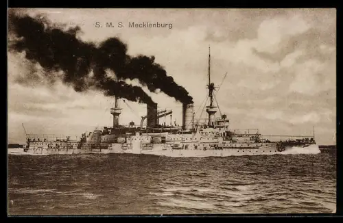 AK Linienschiff S.M.S. Mecklenburg hohe Fahrt laufend, Kriegsschiff