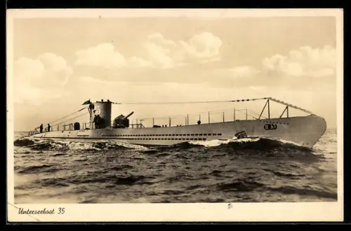 AK U-Boot U-35 der Kriegsmarine in Fahrt
