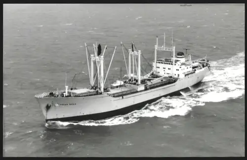 Fotografie Norwegisches Frachtschiff Höegh Benin hohe Fahrt laufend