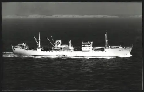Fotografie Frachtschiff Jon Presthus querab von Steuerbord