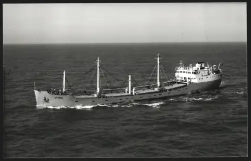 Fotografie Schwedisches Frachtschiff Gapern in Fahrt auf See