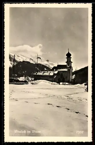 AK Gries am Brenner, Nösslach, Ortsansicht mit Kirche im Winter