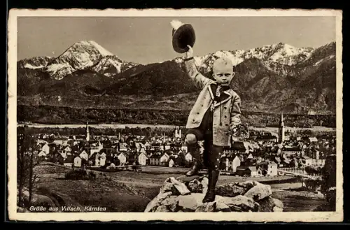 AK Villach, Stadt-Panorama, kleiner Junge in Tracht