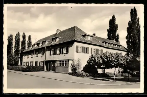 AK Bielefeld-Stadt, Martha-Stapenhost-Heim mit Strassenpartie