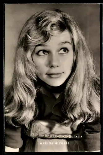 AK Schauspielerin Marion Michael im Kostüm einer Filmrolle