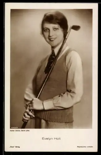 AK Schauspielerin Evelyn Holt mit Golfschläger posierend