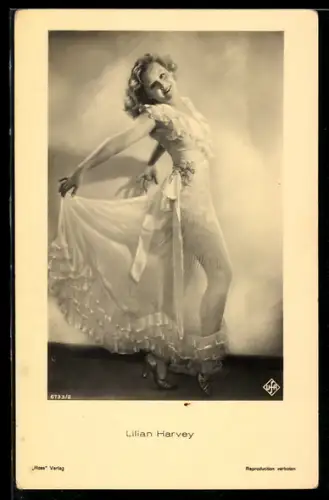 AK Schauspielerin Lilian Harvey im Kostüm einer Filmrolle
