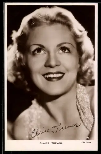 AK Claire Trevor lächelt, Portrait