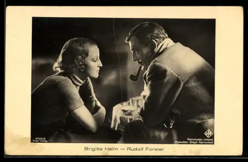AK Schauspielerin Brigitte Helm und Schauspieler Rudolf Forster in einer Filmszene als Paar