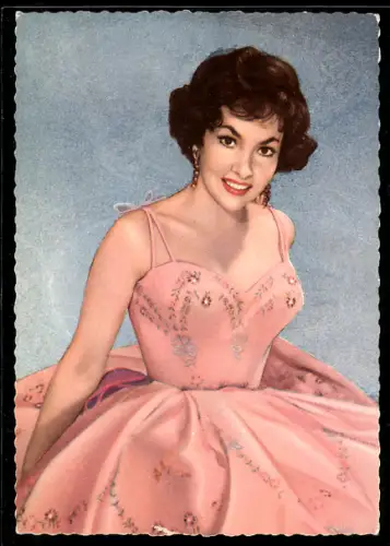 AK Schauspielerin Gina Lollobrigida im rosa Kleid