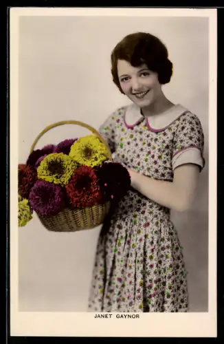 AK Schauspielerin Janet Gaynor mit Blumenkorb
