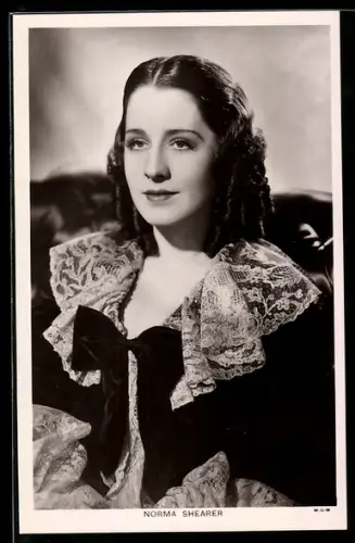 AK Schauspielerin Norma Shearer mit Locken