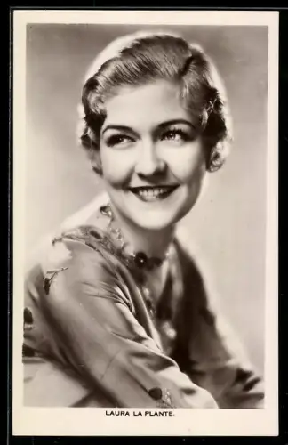 AK Schauspielerin Laura La Plante mit lächelndem Gesicht