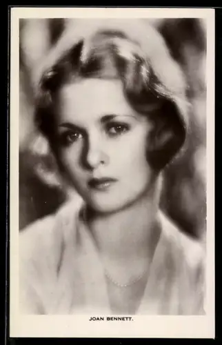 AK Schauspielerin Joan Bennett mit gewelltem Haar