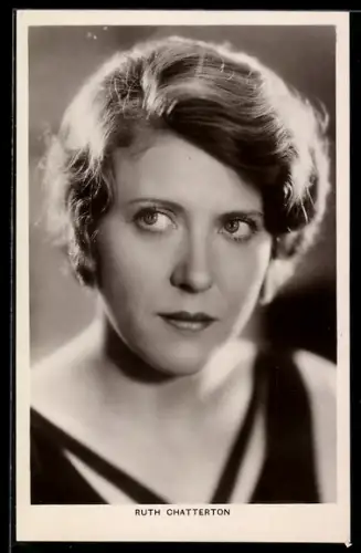 AK Schauspielerin Ruth Chatterton ängstlich blickend