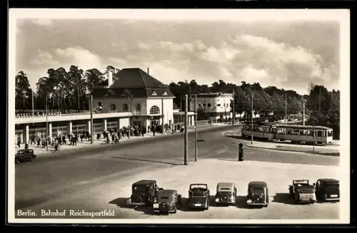 AK Berlin-Charlottenburg, Bahnhof Reichssportfeld, Strassenbahn
