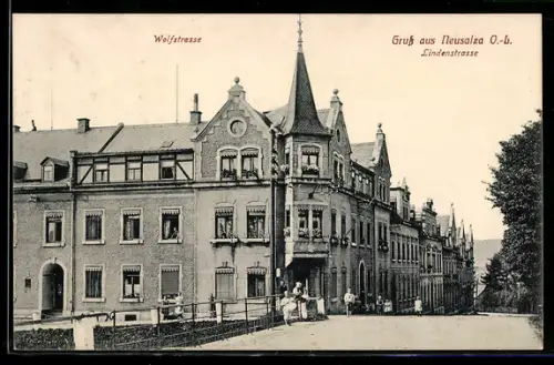 AK Neusalza /O.-b., Partie in der Lindenstrasse und Wolfsstrasse, Wohnhäuser