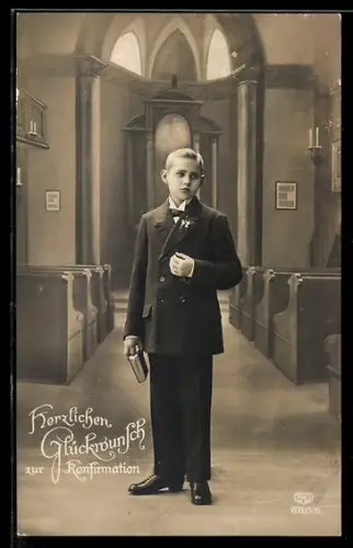 Foto-AK EAS Nr. 6785/5: Junger Mann im Anzug mit Fliege, Glückwunsch zur Konfirmation