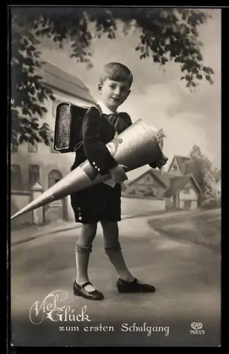 Foto-AK EAS Nr. 7651/3: Kleiner Junge mit Schultüte, Glückwunsch zum Schulanfang
